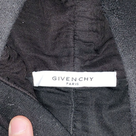 Givenchy hoodie Size Large designer retail 1400$ - Picture 2 of 3